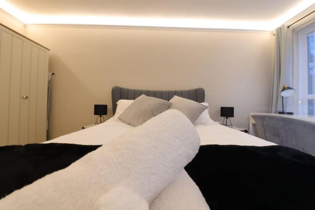 Riverside Serviced Apartments London Exterior photo